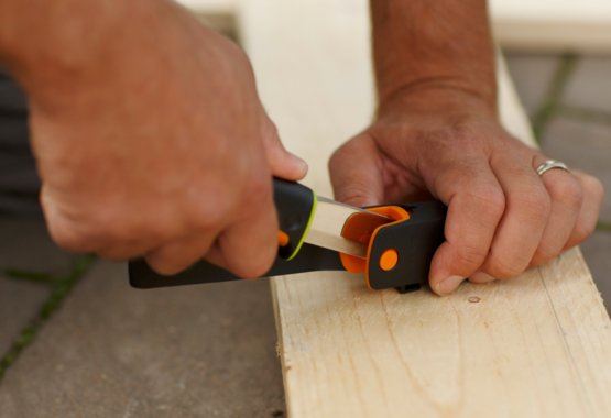 Fiskars Carpenter's knife with sharpener